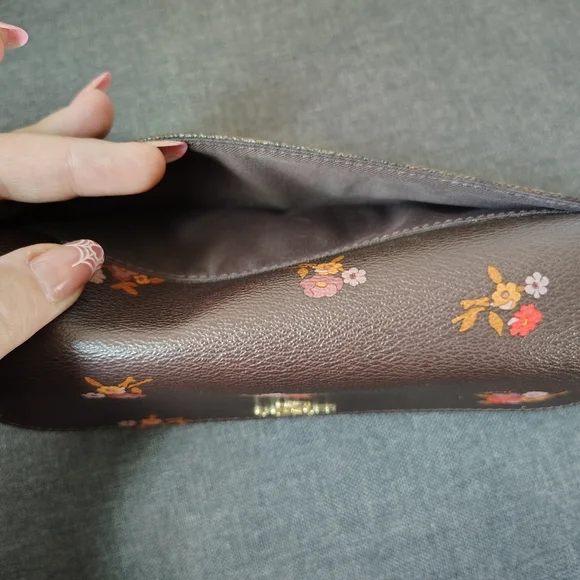 Coach Slim Envelope Wallet - Picture 10 of 11